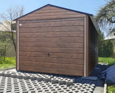 Einzelgarage aus Blech 300 x 400 cm Satteldach Schwingtor Holzoptik