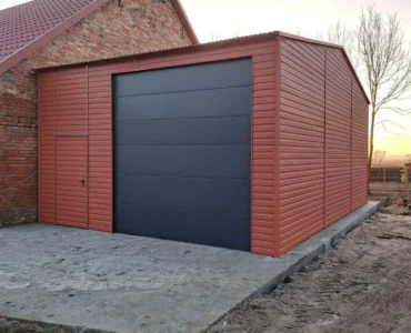 Halle aus Blech 600 x 850 cm Seitengiebel Sektionaltore Hellbraun