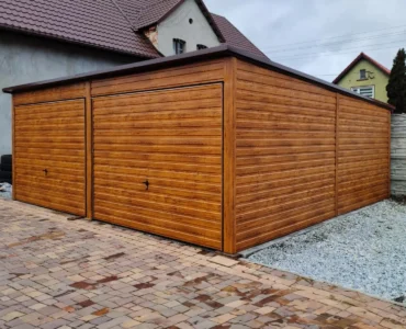 Garagen aus Holz Doppelgarage aus Blech 600 x 600 cm Pultdach Schwingtor Holzoptik