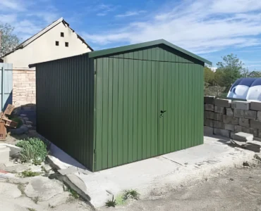 Einzelgarage aus Blech 300 x 300 cm Satteldach Doppelflügeltor Grün Vertikalprofil