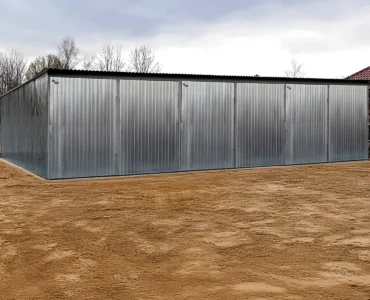 Dreifachgaragen aus Blech 900 x 500 cm Pultdach Doppelflügeltor Verzinkt