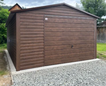 Einzelgarage aus Blech 400 x 600 cm Satteldach Schwingtor Holzoptik Walnuss Dunkel
